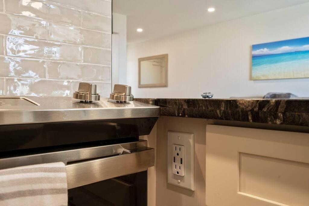 Apartamento Hale Ono Loa 403- Top Floor, Ocean View, & Complete Modern Remodel Kahana Exterior foto
