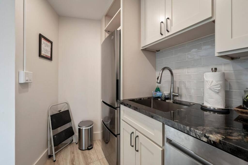 Apartamento Hale Ono Loa 403- Top Floor, Ocean View, & Complete Modern Remodel Kahana Exterior foto